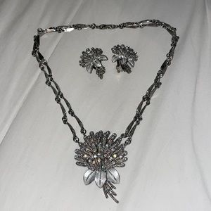 Women’s vintage Fashion jewelry, necklace plus clip on earrings